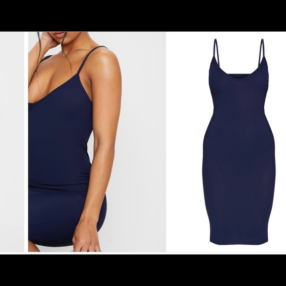 PrettyLittleThing. 8. Navy - Picture 3 of 3